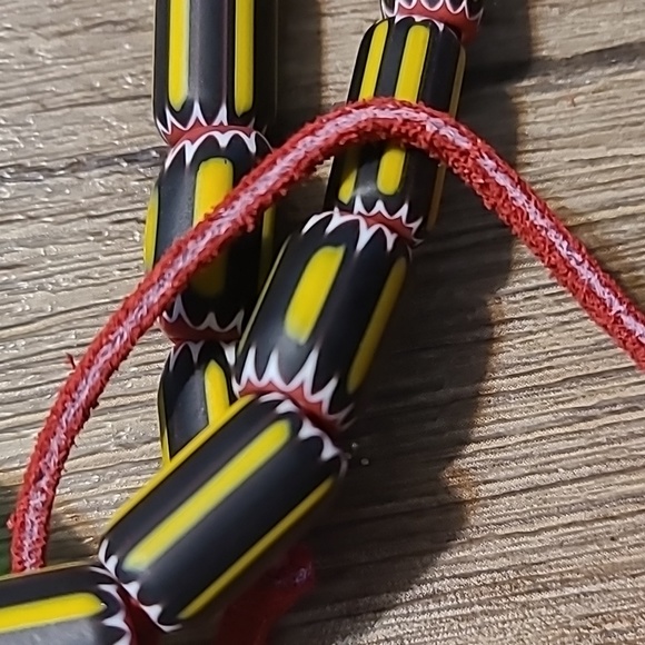 TRADE BEAD Yellow Jacket NECKLACE - Picture 5 of 8